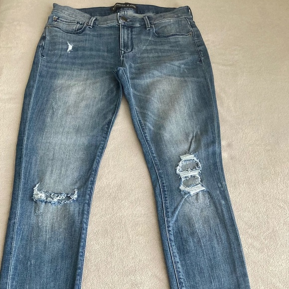 Express (NWOT) Mid Rise Legging Jeans  /Size 8 - Picture 2 of 9